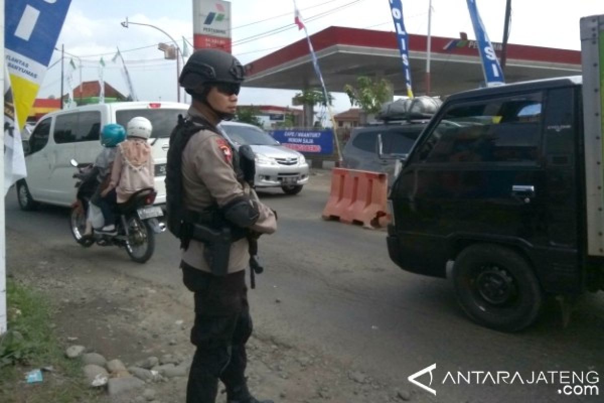 Personel Gegana Banyumas Patroli Antisipasi Teror