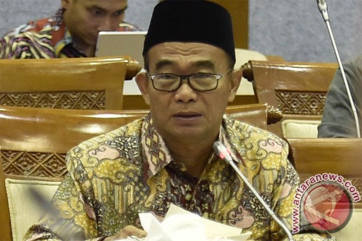 Mendikbud Minta Guru Menghindari Polemik Tentang Sekolah Seharian Penuh