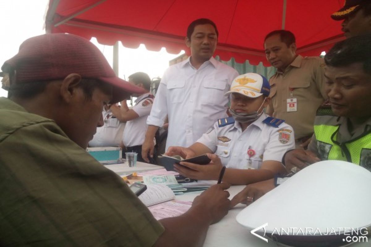 Jalan Sering Rusak, Hendi Sidak Truk "Overload"