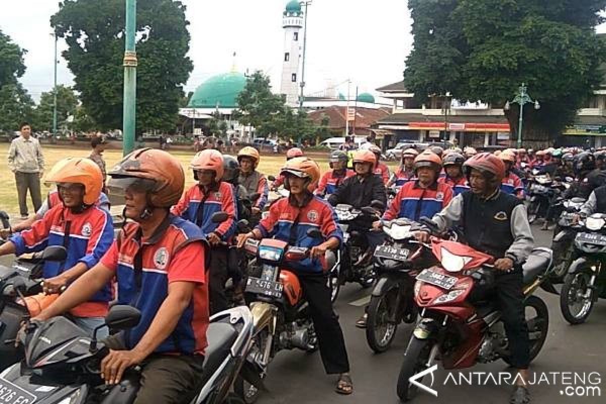 Pengojek Konvensional Purwokerto Demo Tolak Go-Jek