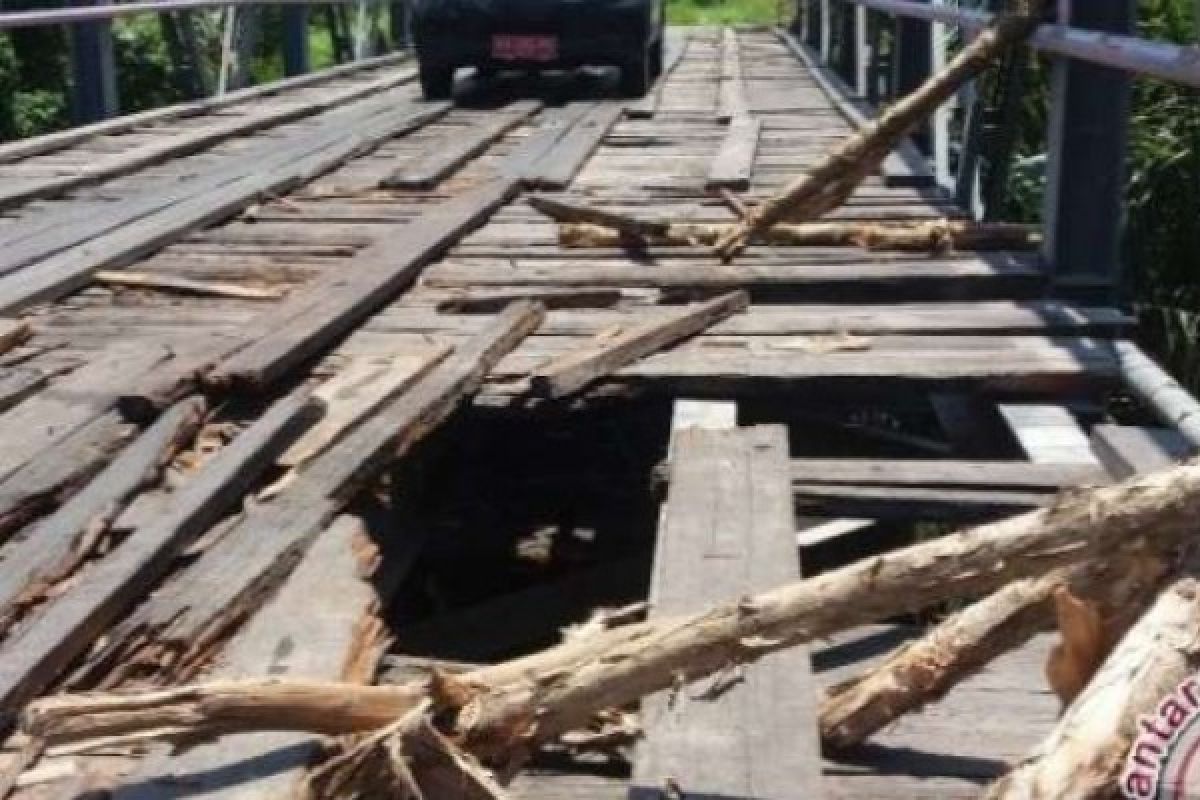 Dinas PU Pekanbaru Diminta Segera Perbaiki Jembatan Ambruk Tangkerang Utara