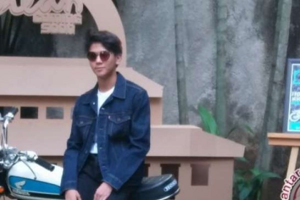 Iqbaal CJR Perankan "Dilan", Ini Tanggapan Pidi Baiq