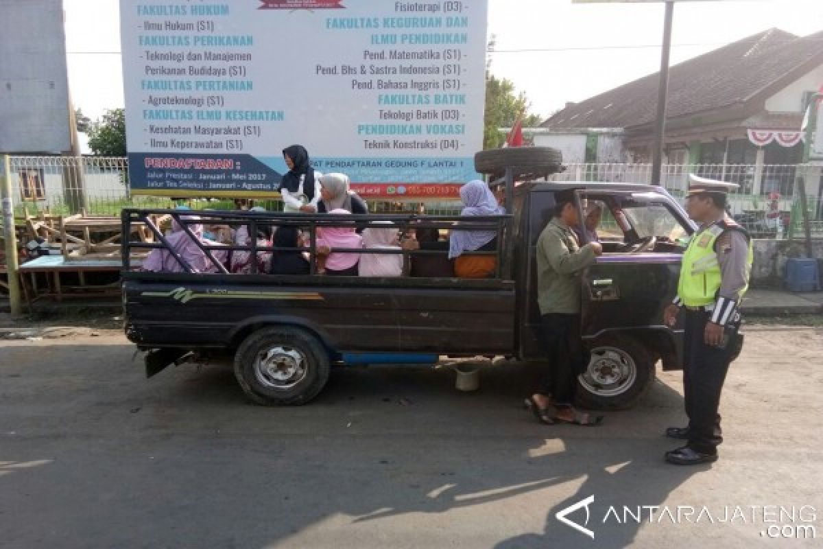 Awas, Mobil Bak Terbuka Angkut Penumpang Bakal Ditindak Tegas