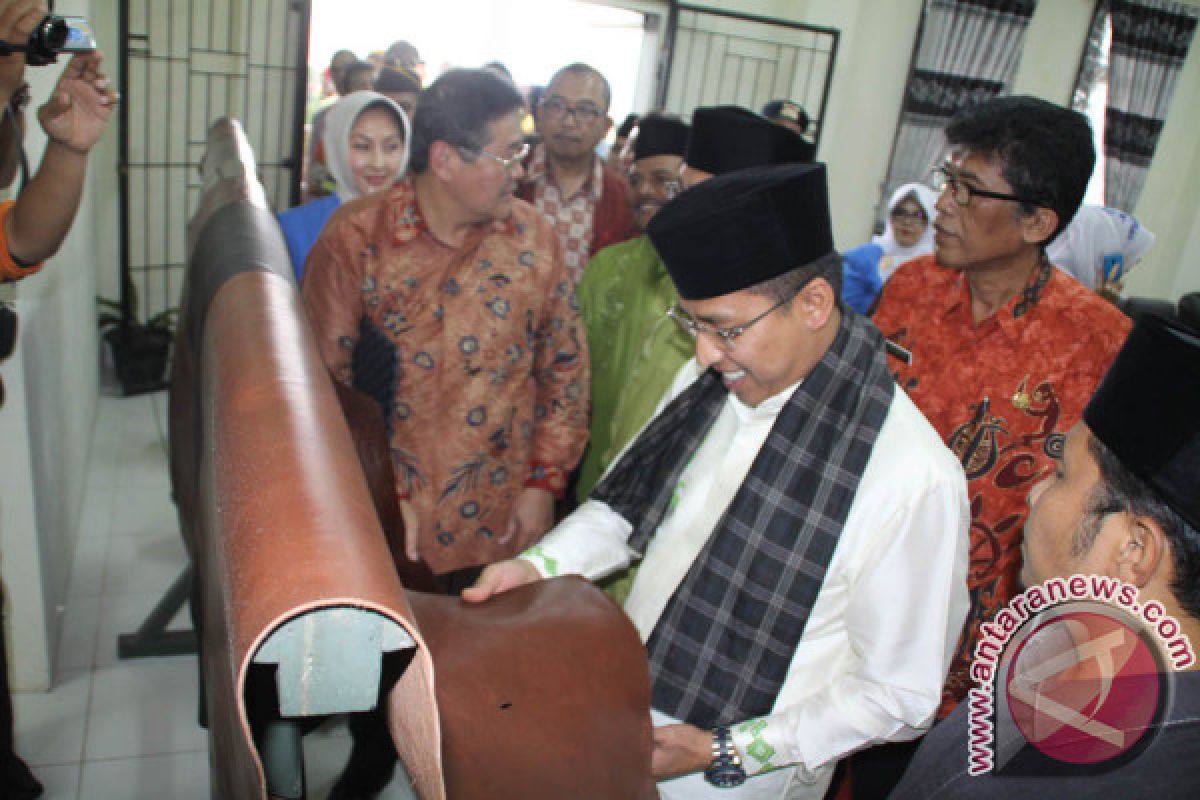 Perkuat Bidang Keagamaan, Pemkot Padang Panjang Bantu BKMT