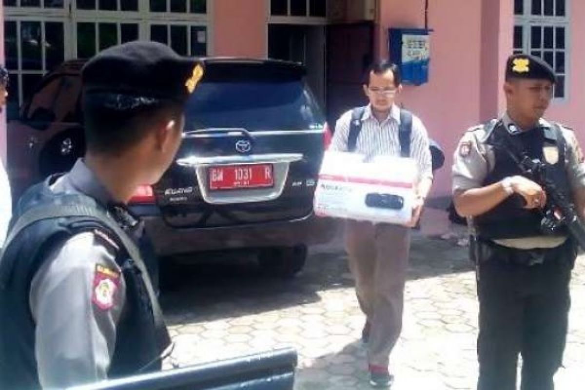 Rumah Dinas Wali Kota Dumai digeledah KPK, Zulkifli AS membisu