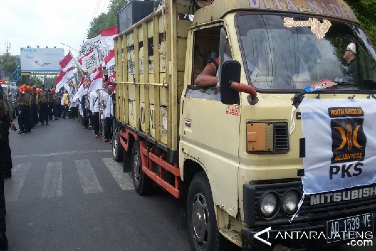 Peduli Muslim Rohingya, PKS Surakarta Aksi "Long March"