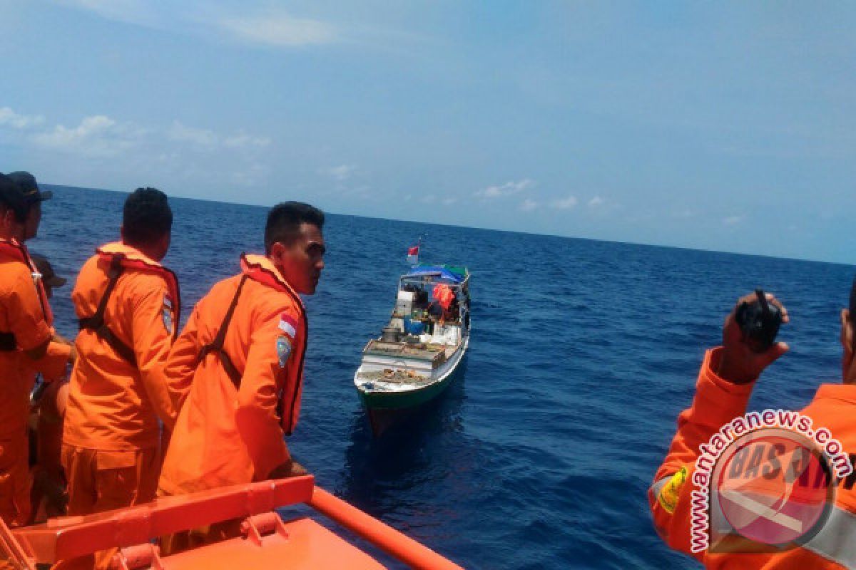 Basarnas Selamatkan Delapan Nelayan di Laut Timor 