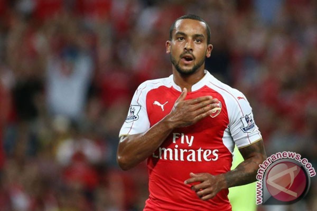 Walcott resmi berlabuh ke Everton