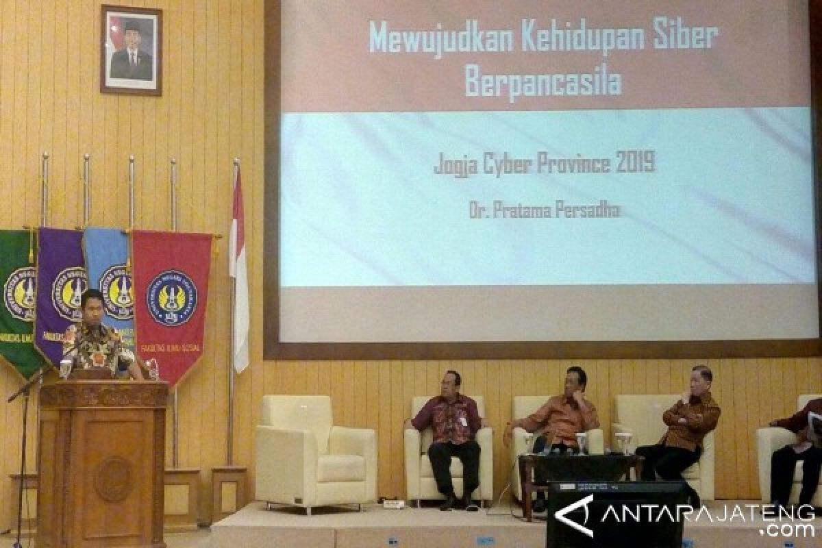 Kehidupan Siber Berpancasila Solusi Ancaman Modern