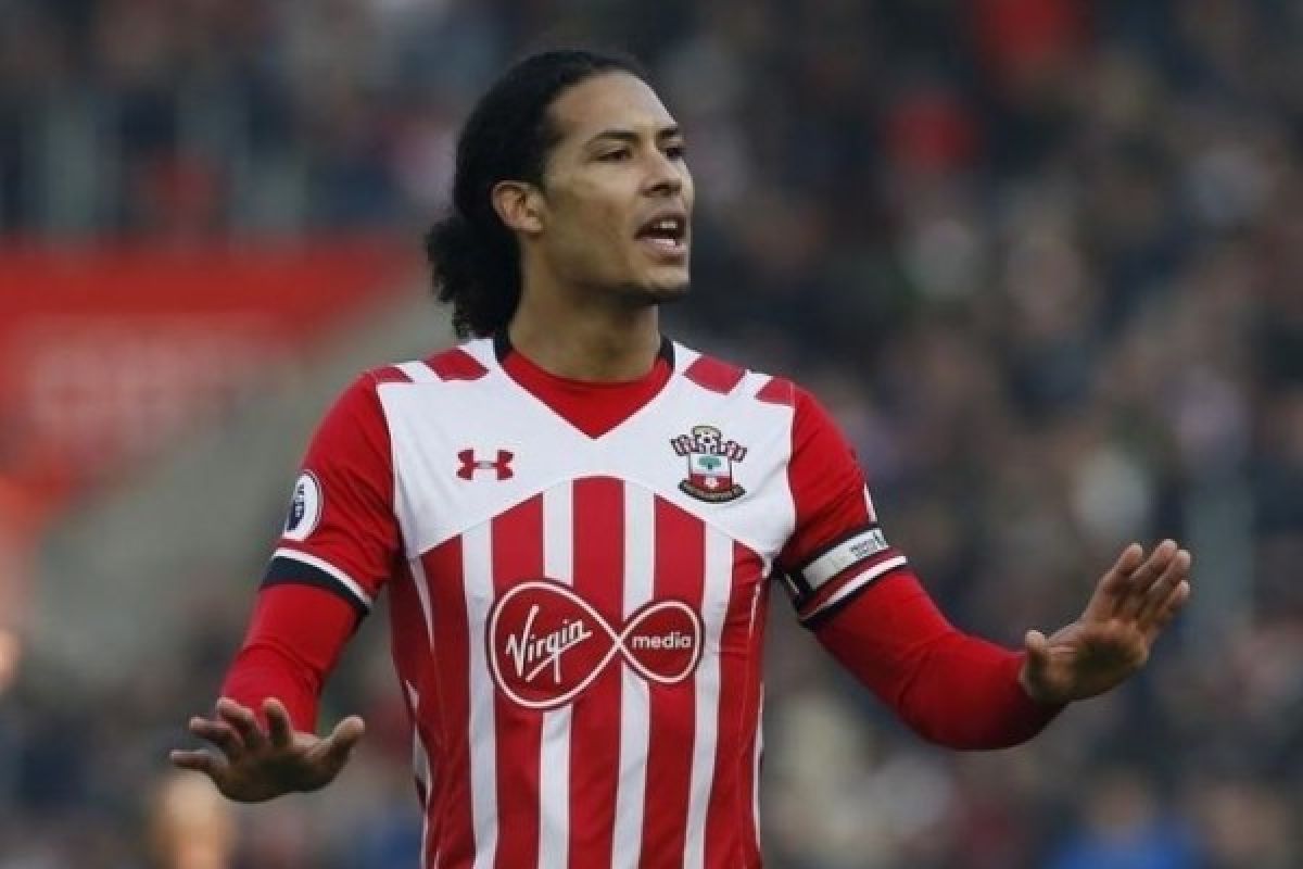 Van Dijk Masih Berhasrat Tinggalkan Southampton