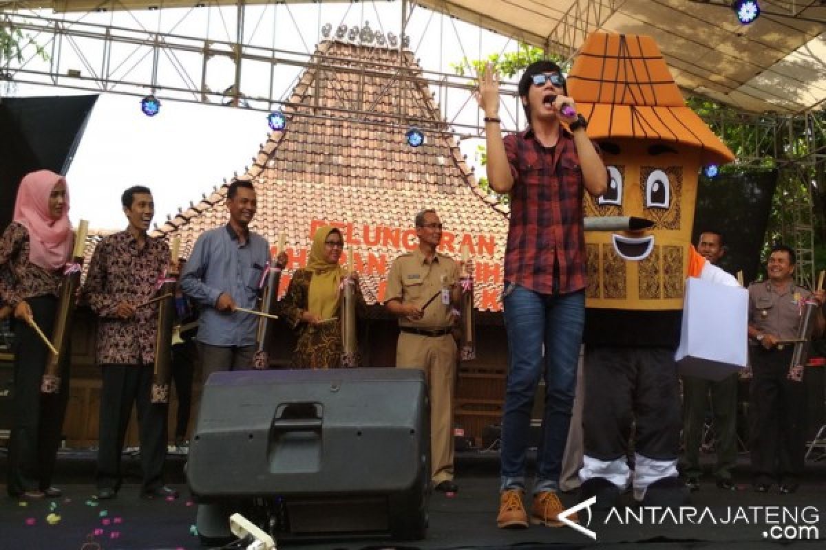 KPU Kudus Perkenalkan "Si Gebyok" Maskot Pilkada 2018