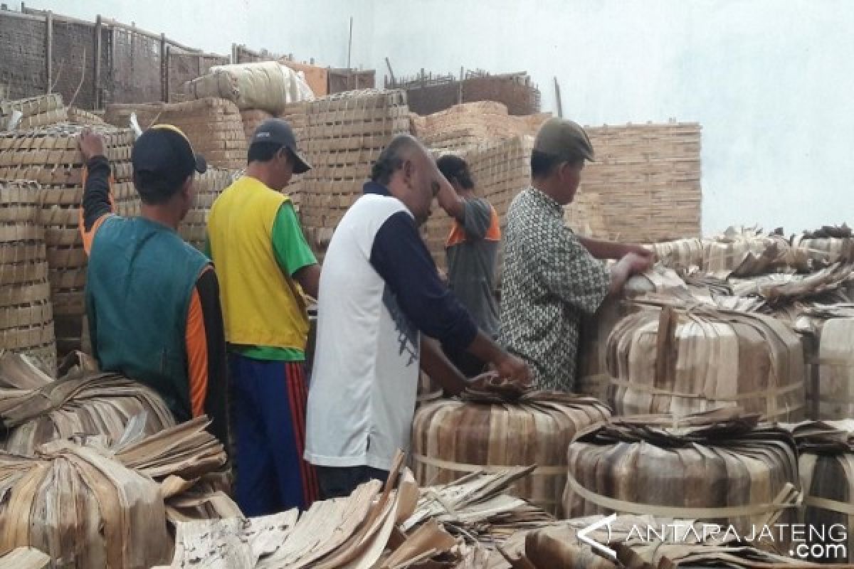 Pabrikan Diminta Serap Semua Tembakau Petani Temanggung