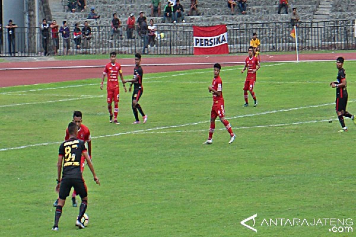 Persika Kalahkan Persepam 5-1