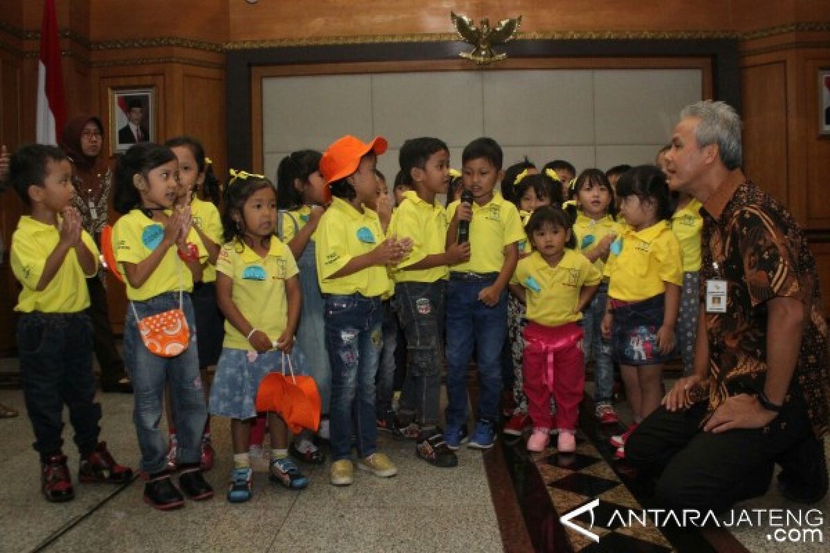 Puluhan Murid PAUD Mengunjungi Kantor Gubernur Jateng