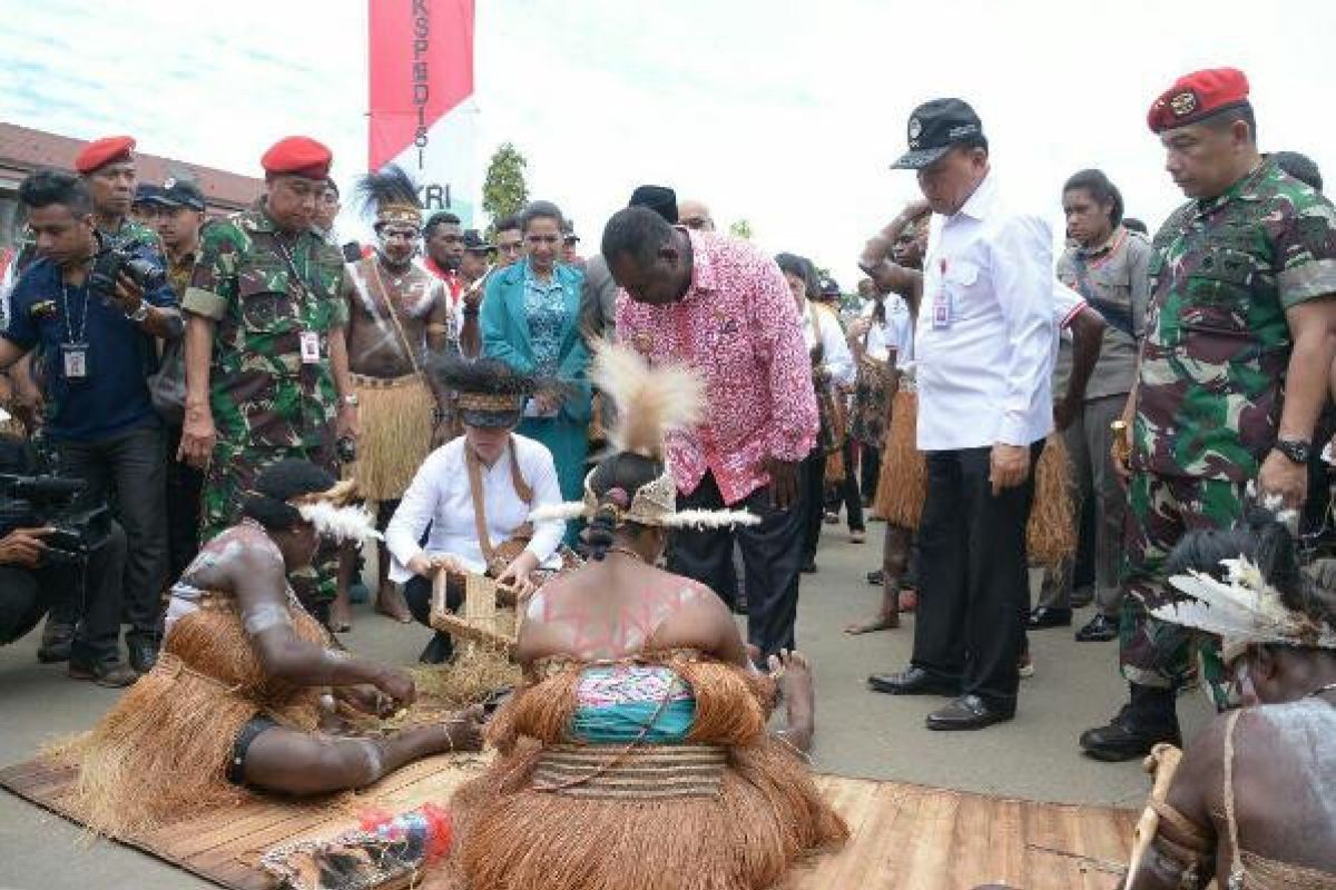 Menko PMK hadiri upacara Sumpah Pemuda di Merauke