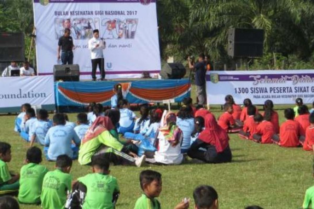 Ribuan Siswa SD di Kuansing Ikuti Sikat Gigi Massal