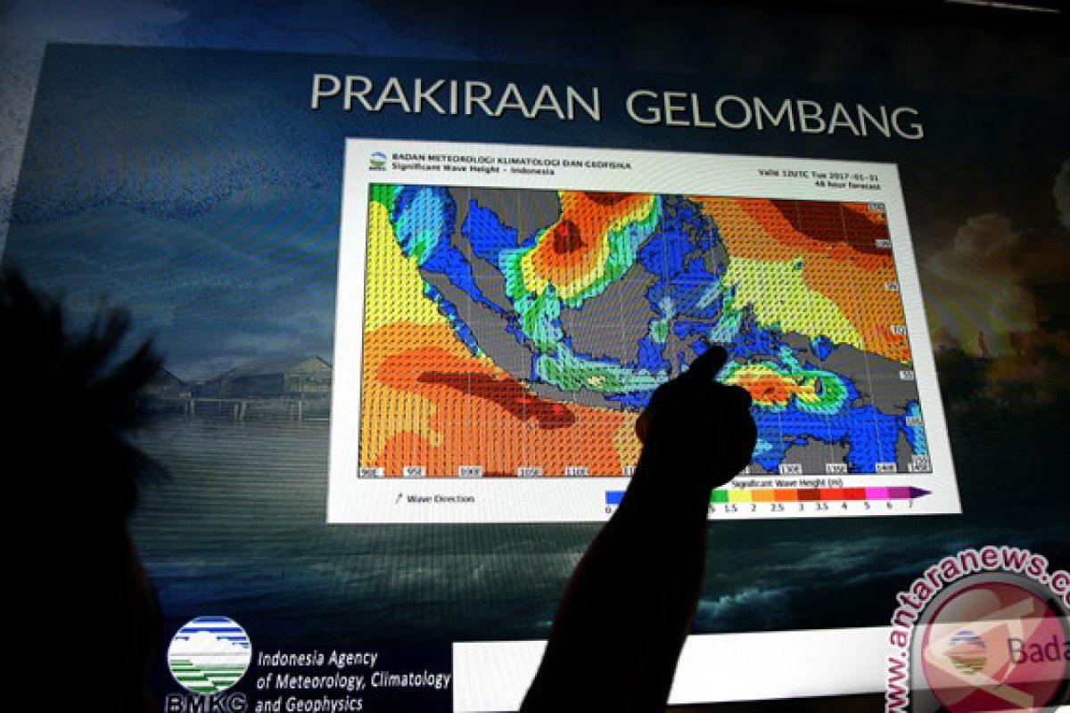 BMKG Kendari ingatkan gelombang capai 2,5 meter