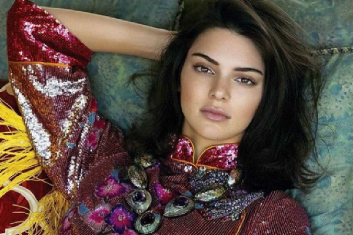 Kendall Jenner Model Termahal Dunia, Sisikan Gisele Bundchen