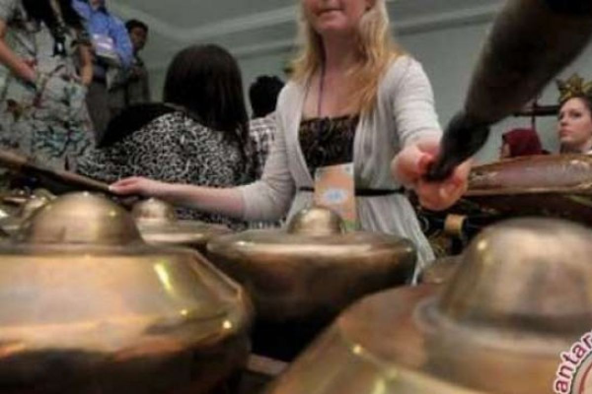 Beginilah Jadinya Jika Musik Gamelan Tampil Di Rusia