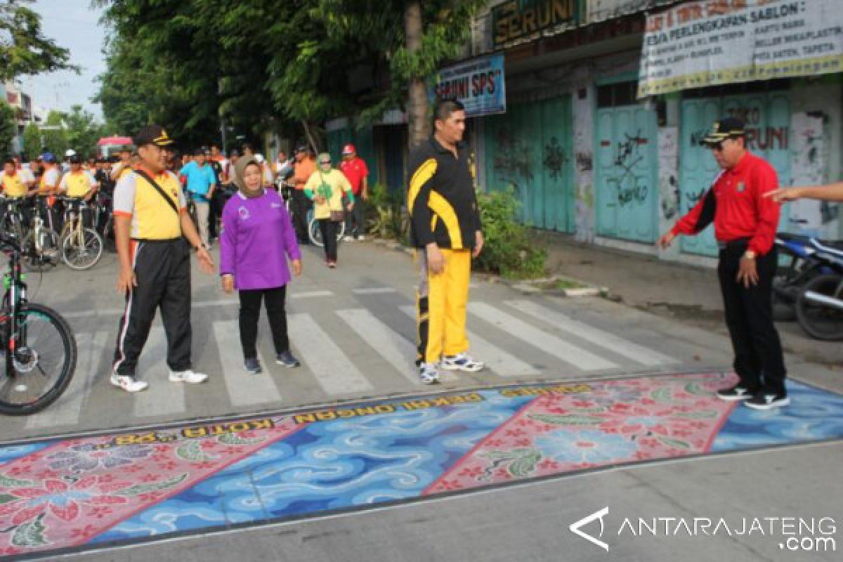 Ada mural batik zebra cross di Kota Pekalongan