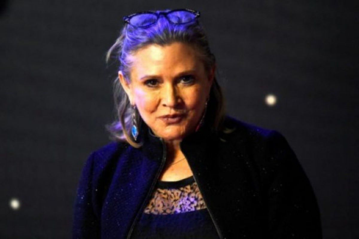 Carrie Fisher mendapat Grammy, Billie Lourd bangga