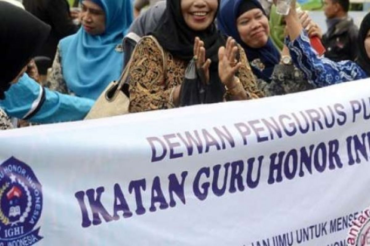 Ratusan guru honor bakal dirumahkan