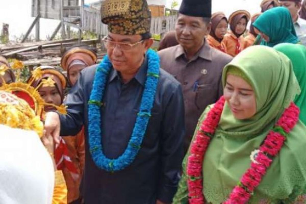 Zulaikha Wardan Lantik pengurus PAC dan Muslimat NU se Kecamatan Enok