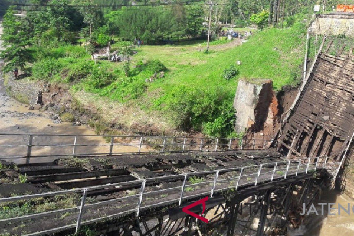 Pembangunan Jembatan Progo satu paket Jembatan Galeh