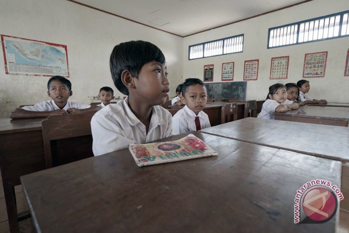 Ganjar bakal gabungkan sekolah dengan jumlah murid sedikit