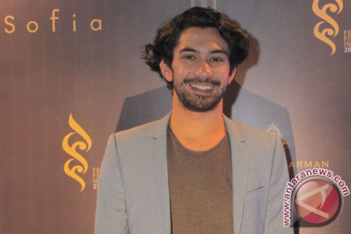 Reza Rahadian bilang lebih nyaman pakai berewok