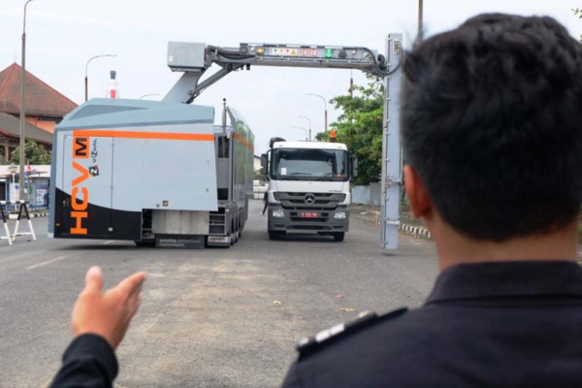 Mudahkan pemindaian, Bea Cukai operasikan Scanner HCVM