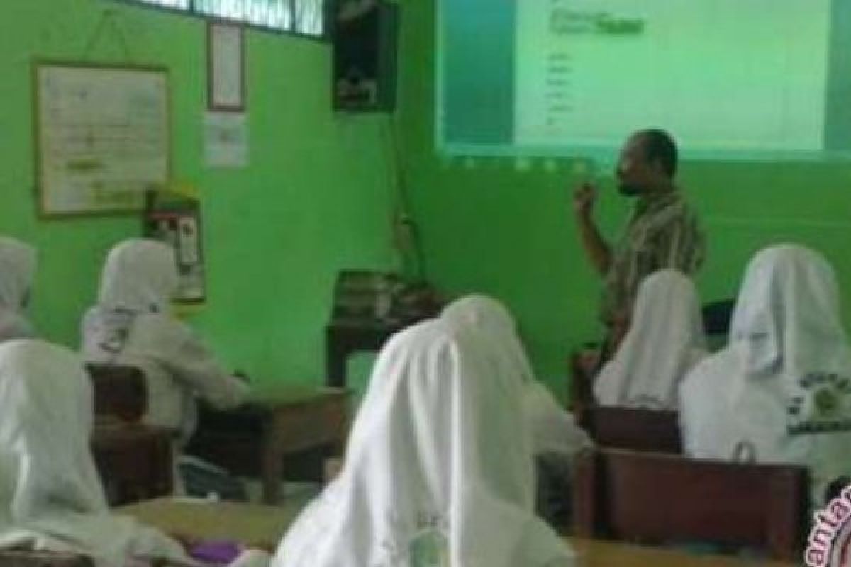 Status Tak Jelas Setelah Diganti, Para Mantan Kepsek Mengadu ke DPRD Riau