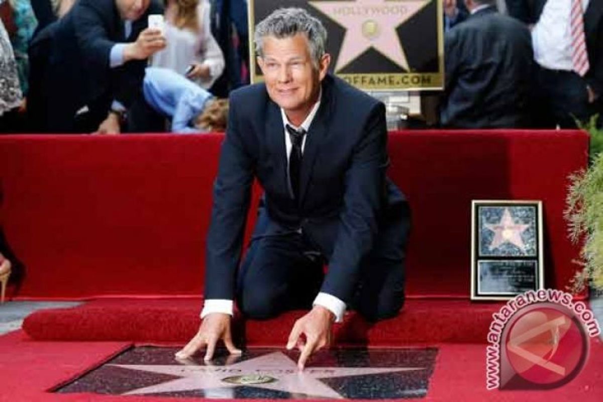 Musisi David Foster gandeng tiga penyanyi lokal di Surabaya