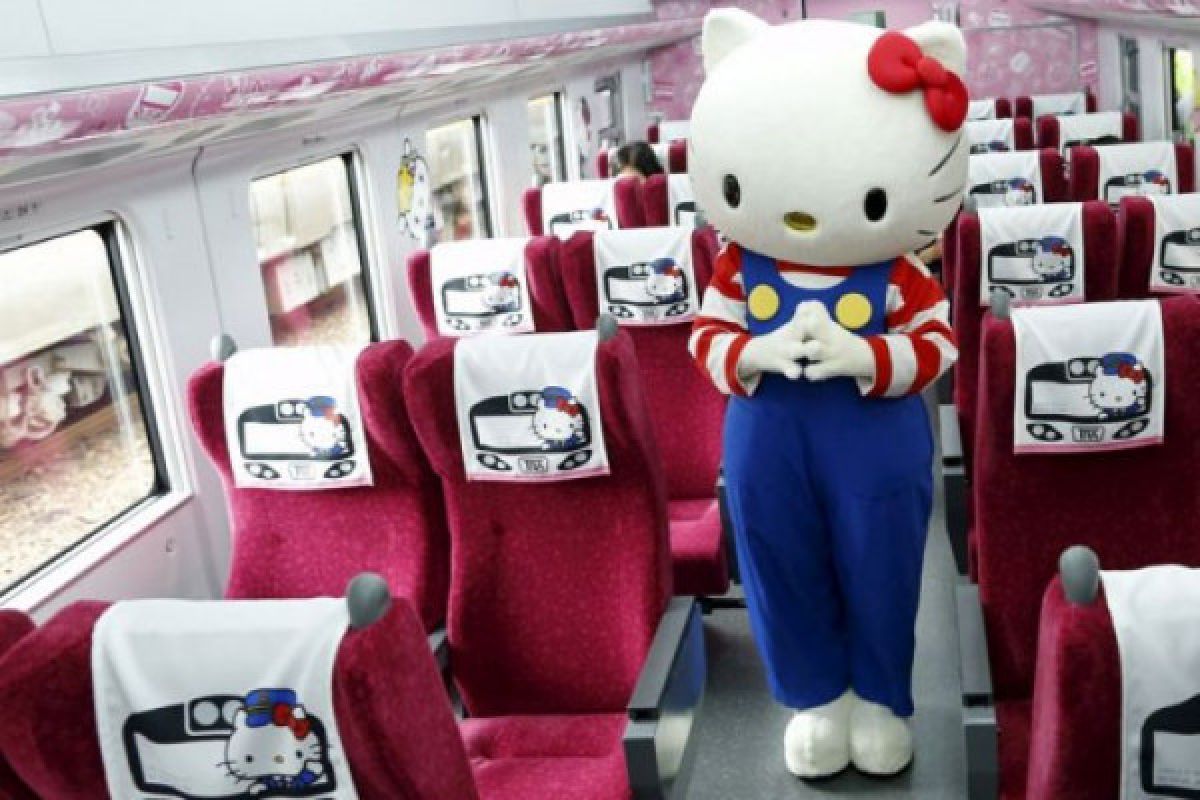 Hello Kitty sudah merambah layanan bus dan pesawat