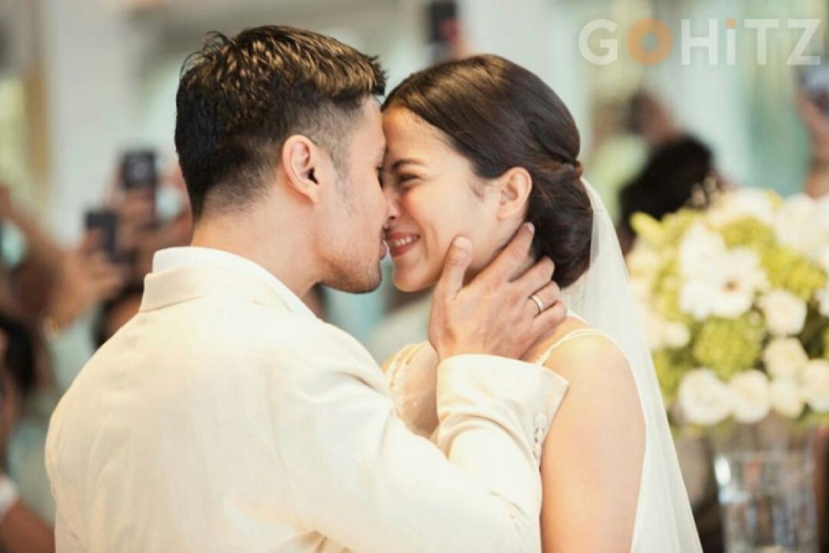 5 Foto romantis pernikahan Chicco Jerikho dan Putri Marino