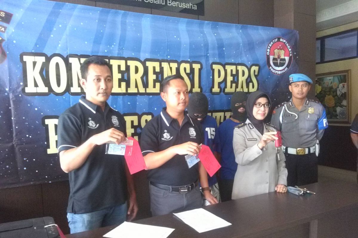 Polres tangkap tersangka pemalsuan dokumen rental mobil