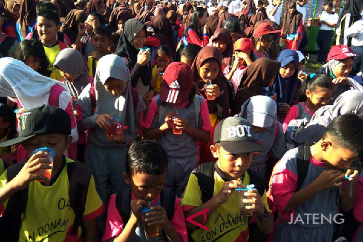 Minum jamu massal di Cilacap pecahkan rekor MURI (VIDEO)