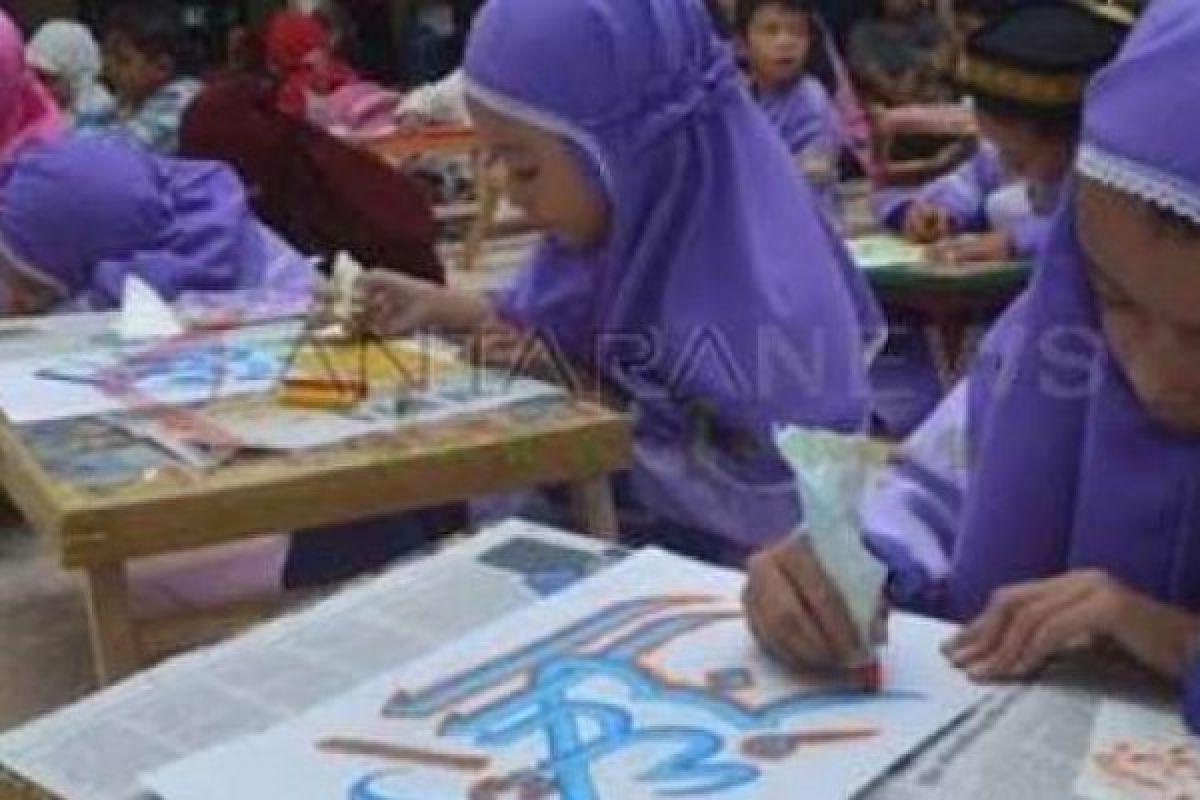 Subhanallah, Putri Bengkalis ini Juara I Lomba Kaligrafi Internasional di Malaysia