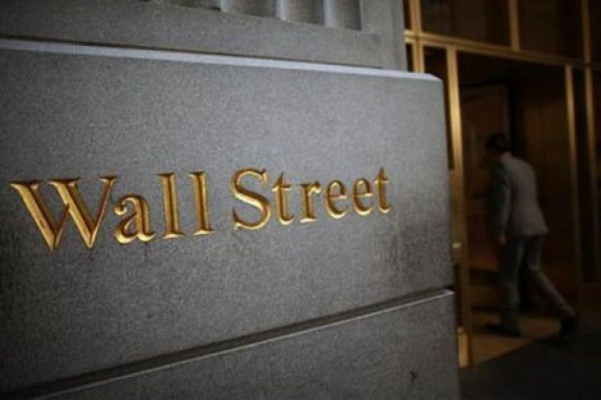 Wall street ditutup turun karena laba perusahaan mengecewakan