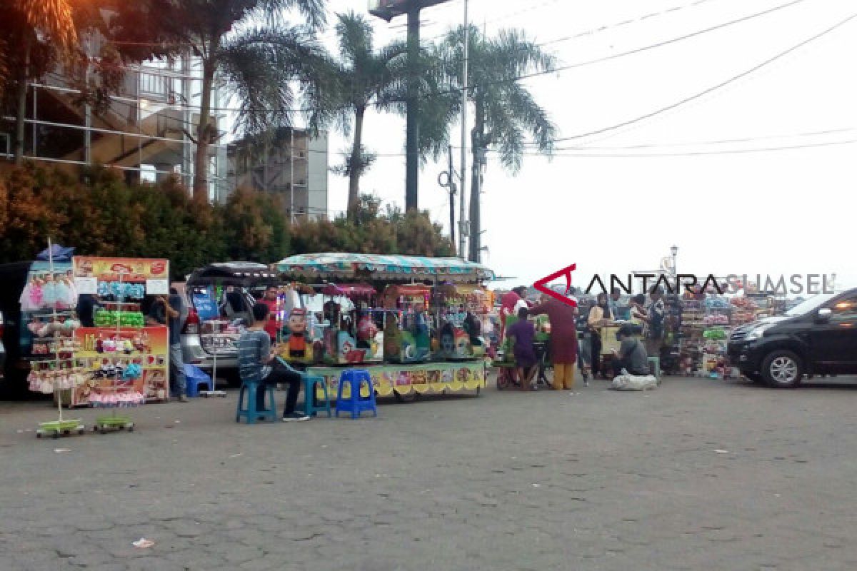 Pemkot Palembang tertibkan pedagang K5