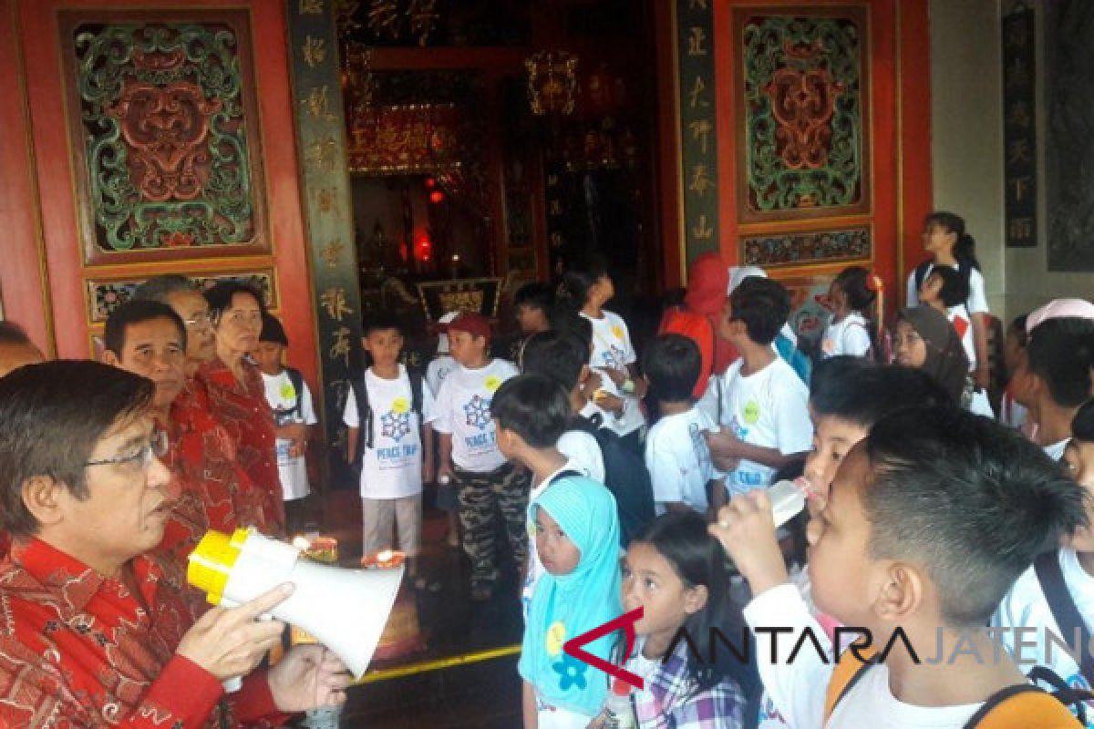 Anak-anak Temanggung dikenalkan kebhinnekaan melalui "peace trip"