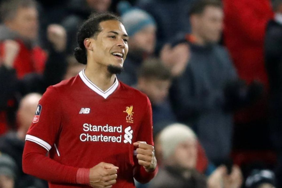 Terkait puncak klasemen, Van Dijk dan Klopp tak mau angkuh