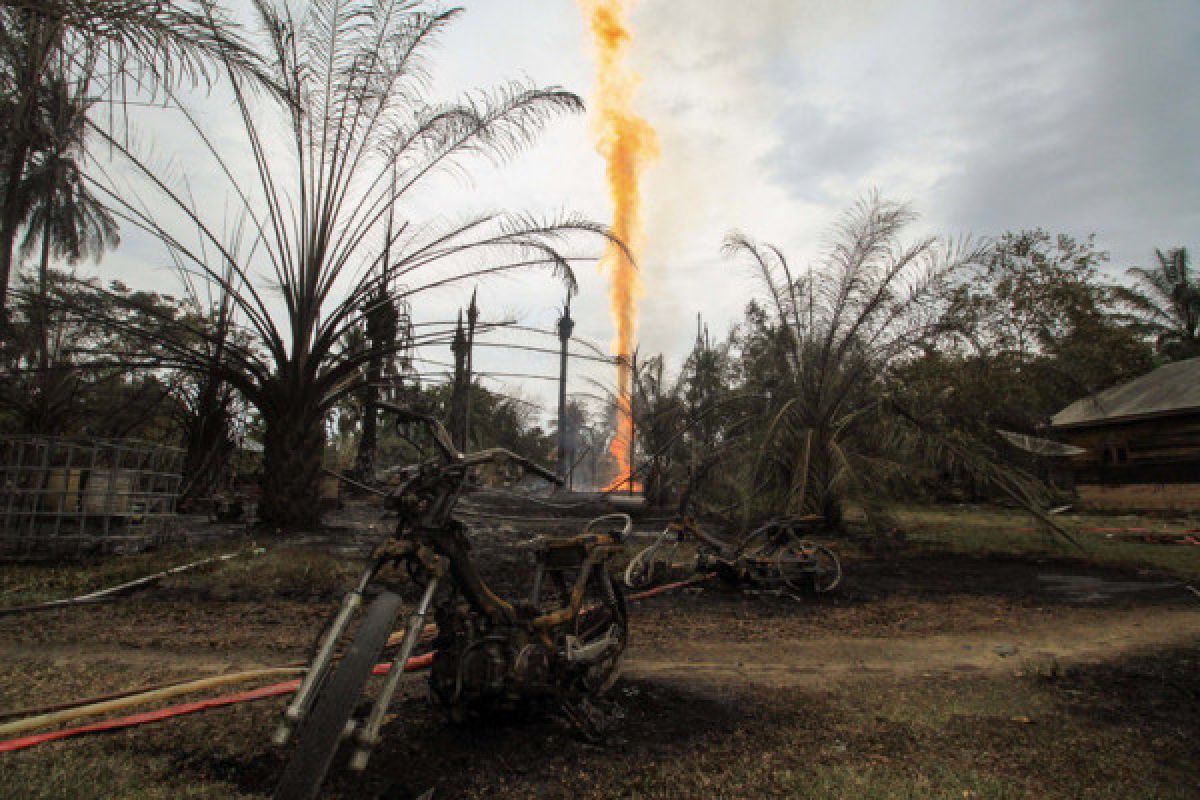 Sumur minyak di kecamatan Peureulak Aceh Timur terbakar