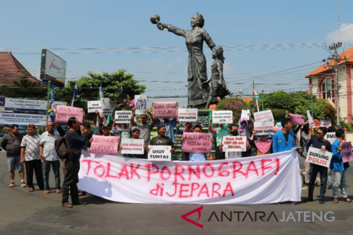 Warga Jepara demo tolak pornografi