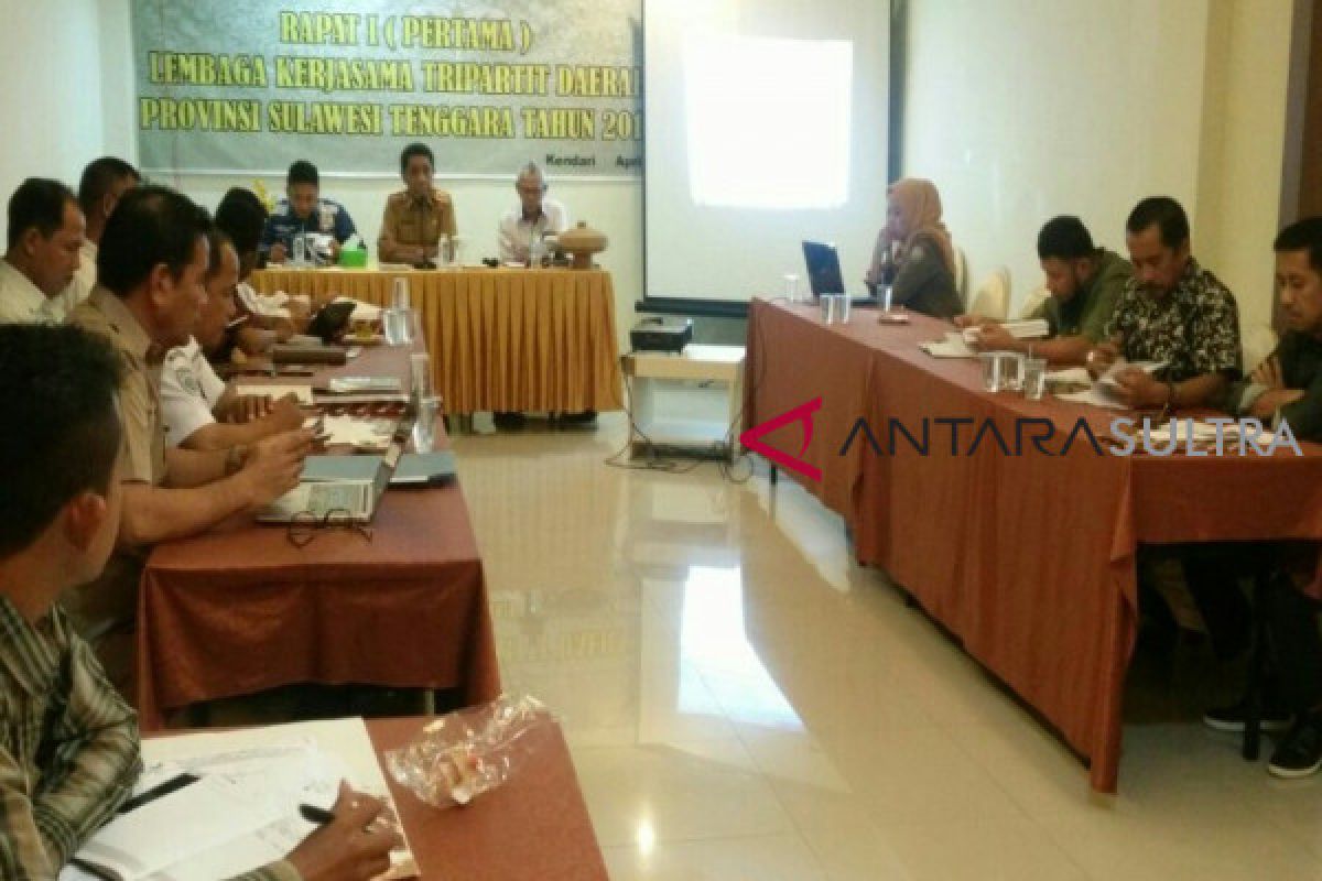 LKS Tripartit Sultra bahas program kerja tahunan