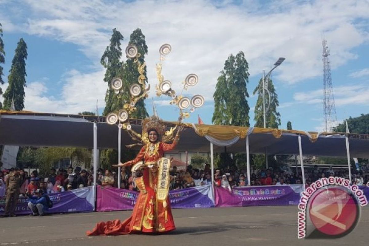 Puluhan desainer mengikuti "Karawang Fashion Culture"