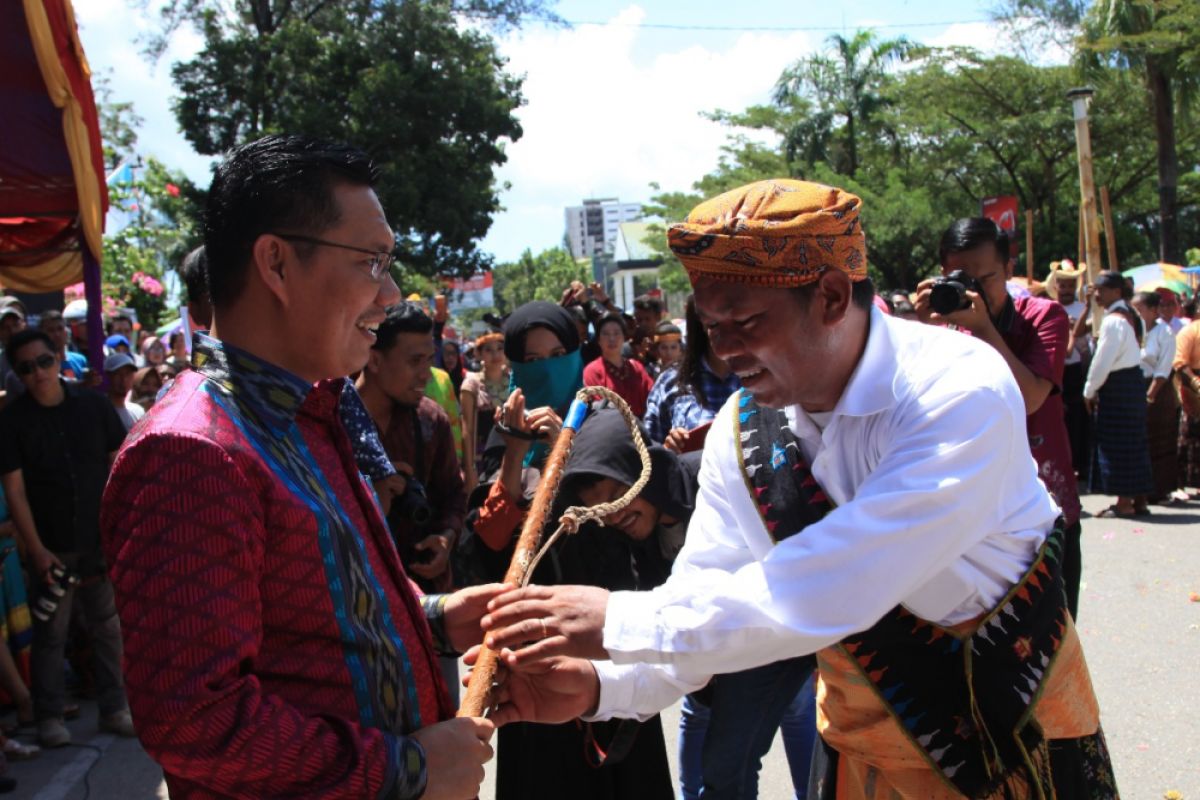 23 etnis di Kendari ikuti pawai budaya Nusantara