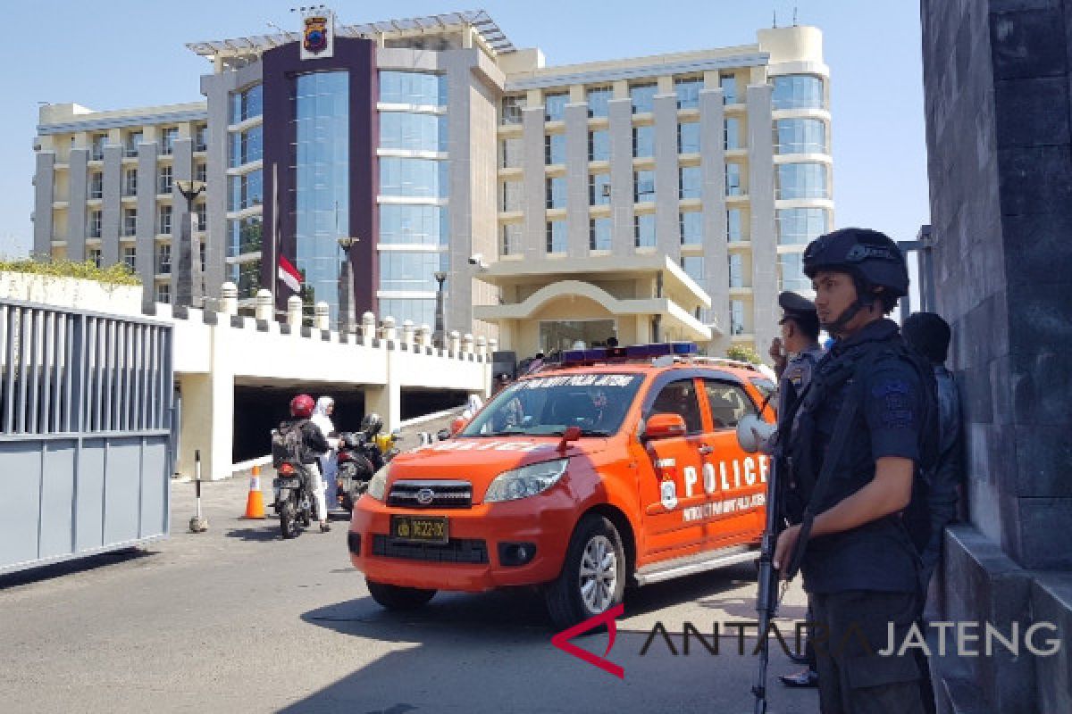 Penjagaan di Mapolda Jateng diperketat