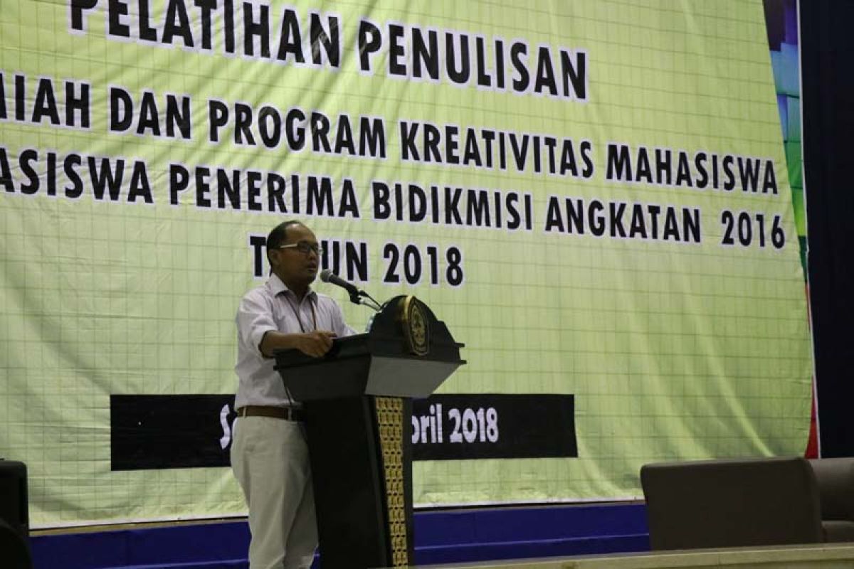 Bekali ketrampilan, Undip gelar pelatihan penulisan karya ilmiah