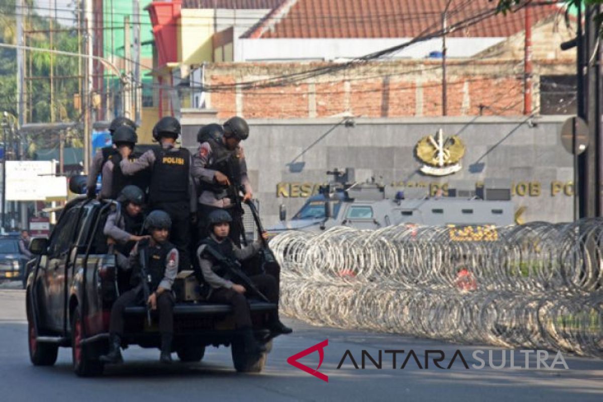 Polri: lima polisi gugur, satu tahanan tewas